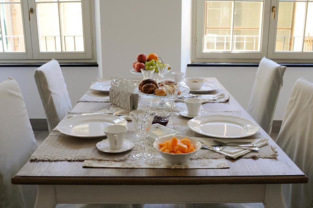 La Superba Rooms & Breakfast เจนัว ภายนอก รูปภาพ