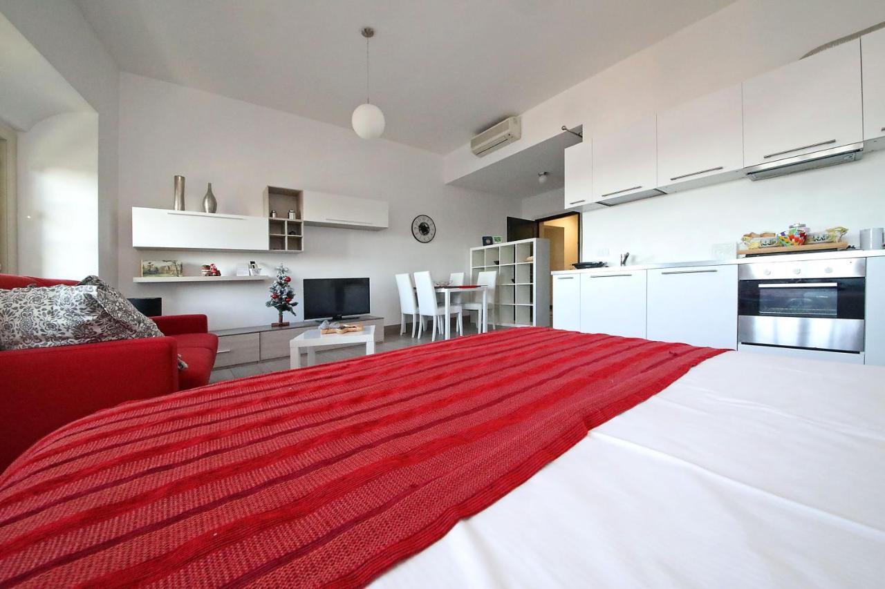 La Superba Rooms & Breakfast เจนัว ภายนอก รูปภาพ