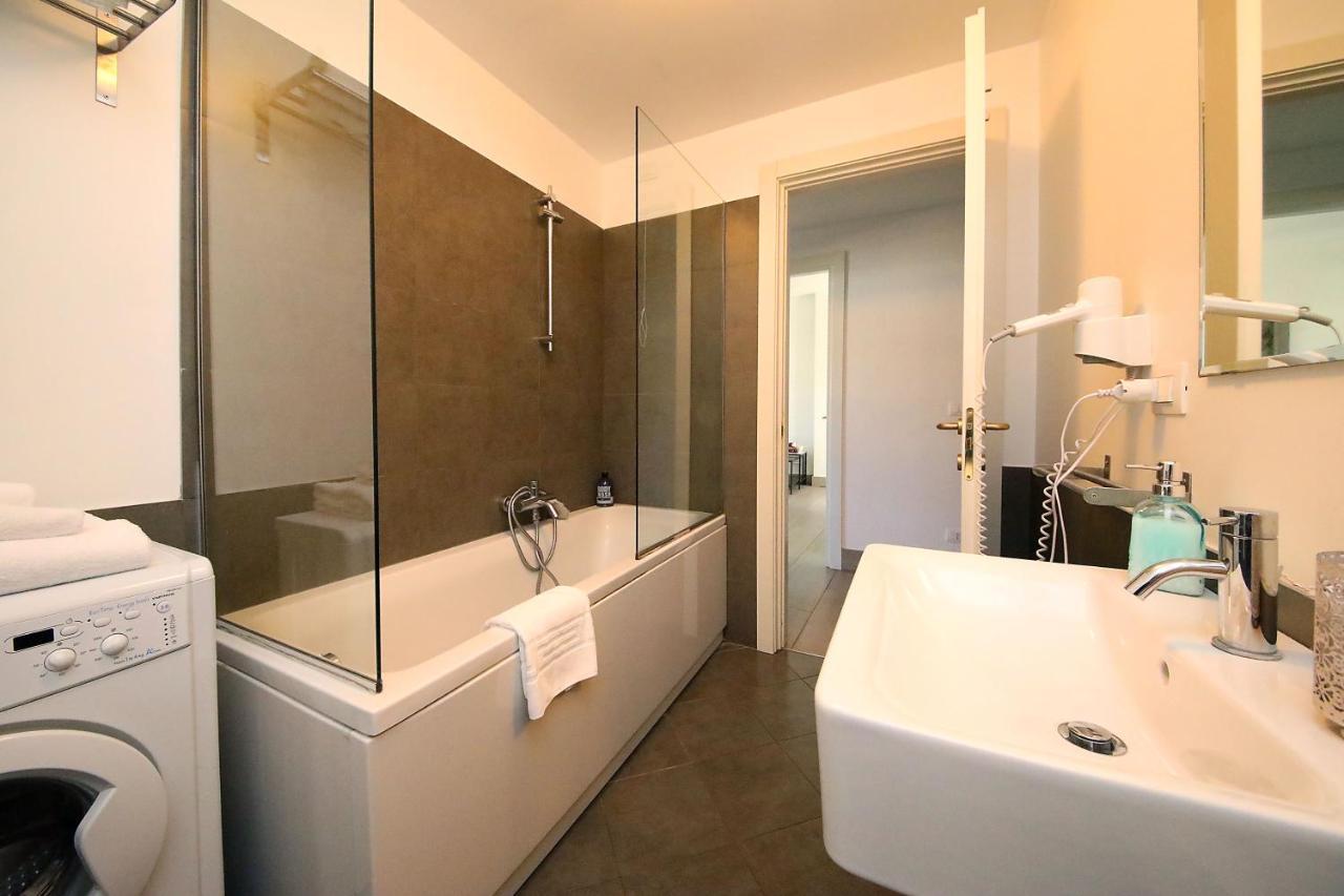 La Superba Rooms & Breakfast เจนัว ภายนอก รูปภาพ
