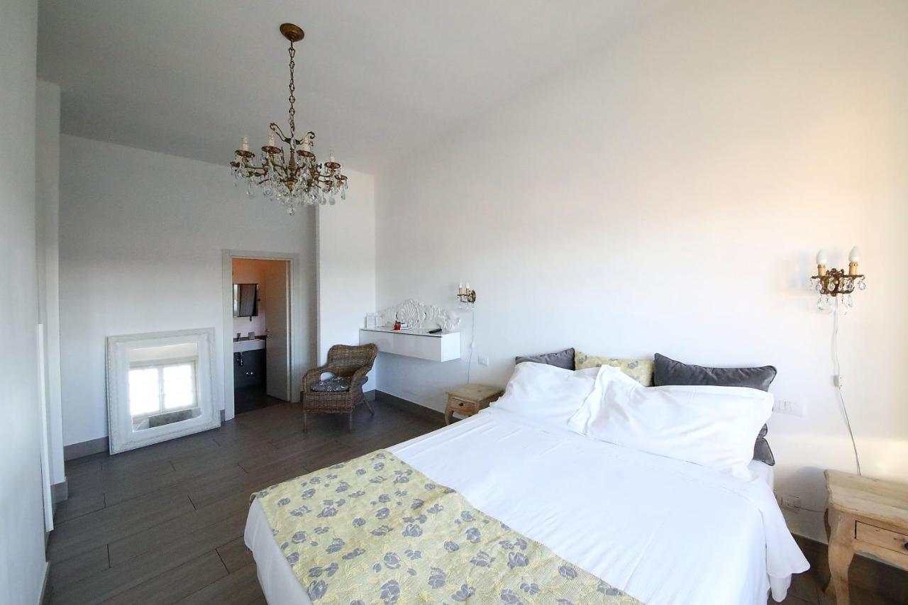 La Superba Rooms & Breakfast เจนัว ภายนอก รูปภาพ